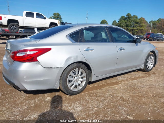 Nissan Altima 2.5 S 2017 1N4AL3AP1HC256253 Image 4