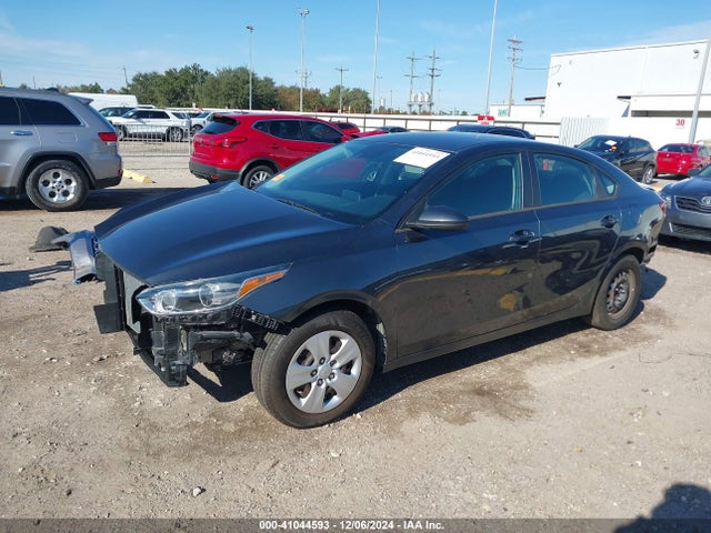 KIA Forte Lxs 2021 3KPF24AD9ME273545 Image 2