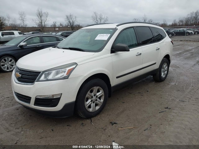 Chevrolet Traverse Ls 2014 1GNKRFKD8EJ350843 Image 2