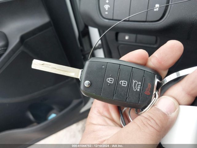 5XYPG4A39KG605903 KIA Sorento 2.4l L