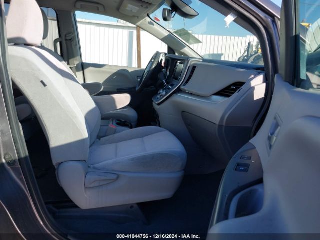 5TDKZ3DC4LS065536 Toyota SIENNA LE