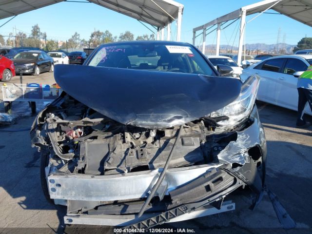 JTNKHMBX8L1072903 Toyota C-HR LE