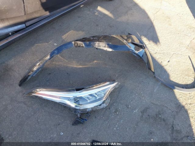 JTNKHMBX8L1072903 Toyota C-HR LE