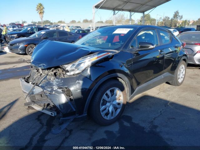 JTNKHMBX8L1072903 Toyota C-HR LE