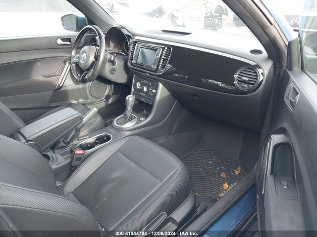 3VWFD7AT2JM708424 Volkswagen Beetle 2.0t Coast/2.0t S