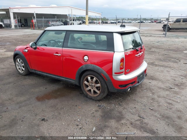 2010 MINI COOPER S CLUBMAN WMWMM3C58ATP75951 Photo 2