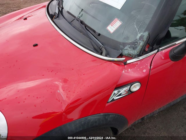 2010 MINI COOPER S CLUBMAN WMWMM3C58ATP75951 Photo 5