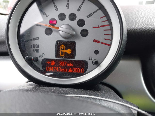 2010 MINI COOPER S CLUBMAN WMWMM3C58ATP75951 Photo 6