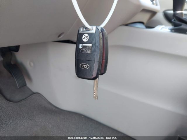 KNDMA5C17F6026276 KIA Sedona L
