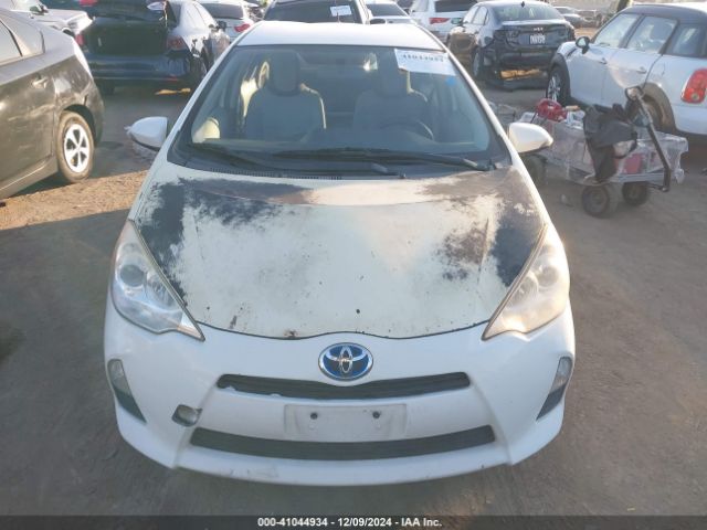 JTDKDTB36E1574951 Toyota Prius C One