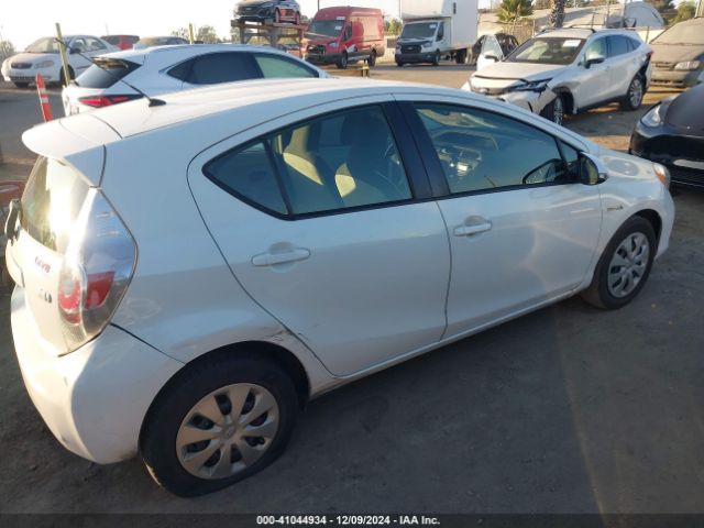 JTDKDTB36E1574951 Toyota Prius C One