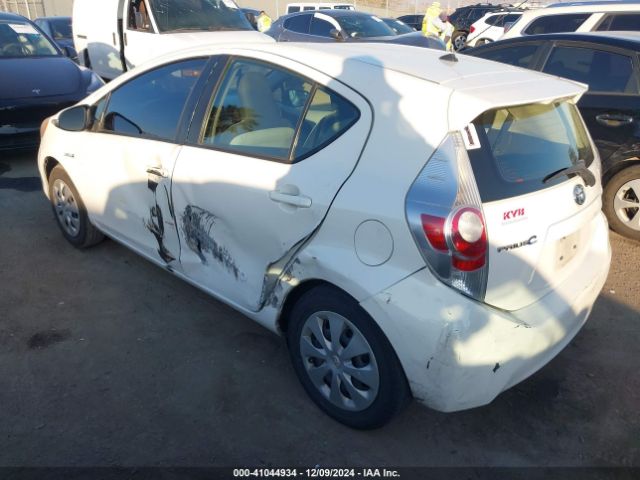 JTDKDTB36E1574951 Toyota Prius C One