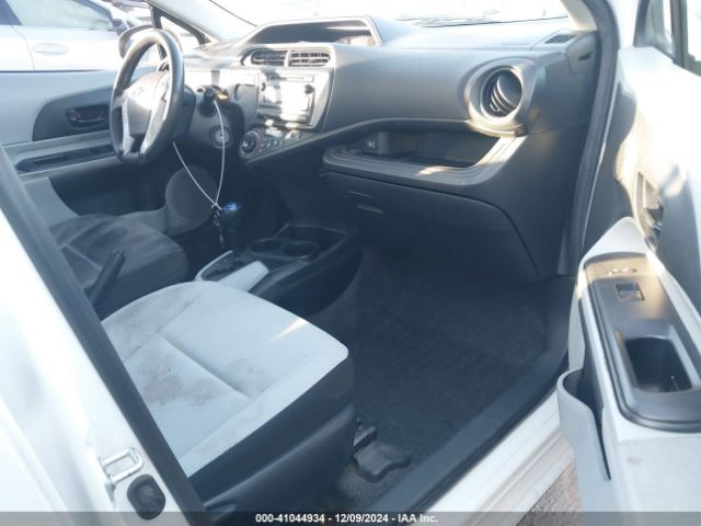 JTDKDTB36E1574951 Toyota Prius C One