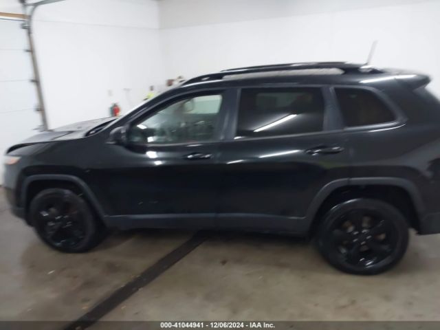 1C4PJMCB6GW182052 Jeep Cherokee Altitude