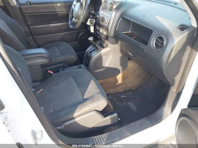 1C4NJPBA3HD150058 Jeep Patriot Sport Fwd