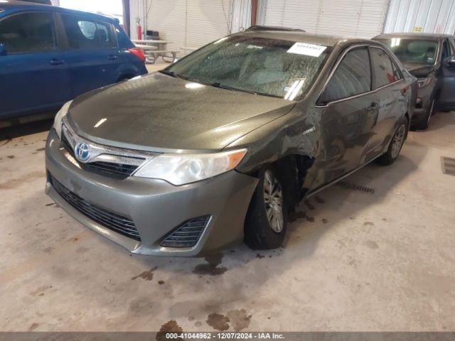 4T1BD1FK5EU101977 Toyota Camry Hybrid Le