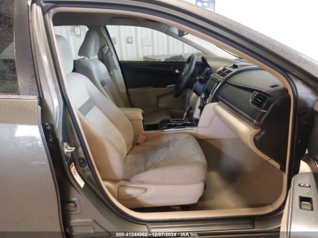 4T1BD1FK5EU101977 Toyota Camry Hybrid Le