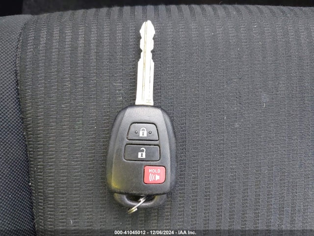 Toyota RAV4 LE 2017 2T3BFREV8HW540333 Image 11