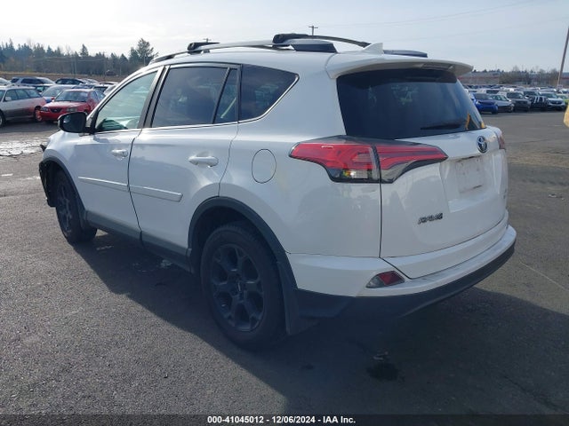 Toyota RAV4 LE 2017 2T3BFREV8HW540333 Image 3