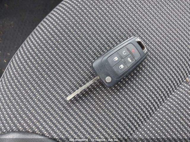 1G11D5SL8FU131197 Chevrolet MALIBU 2LT