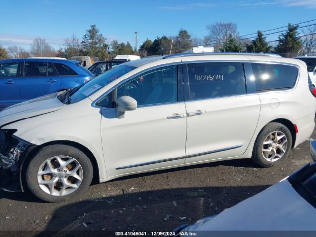 2C4RC1EG0HR584587 Chrysler Pacifica Touring-l Plus