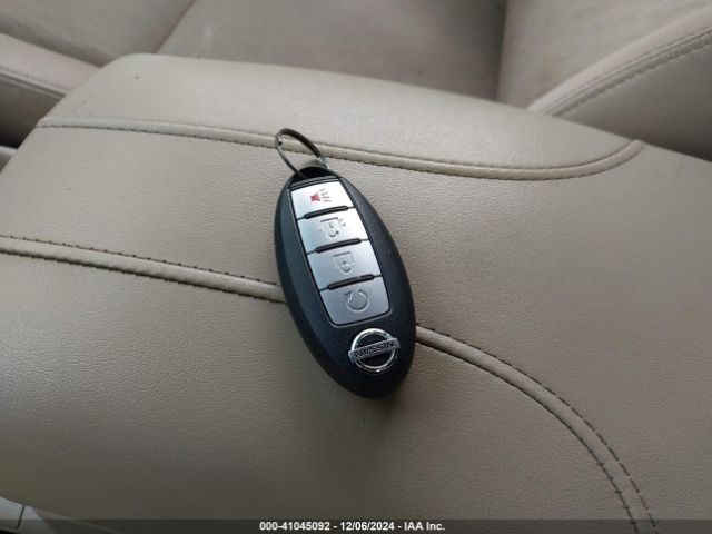 KNMAT2MT4HP585955 Nissan ROGUE SV
