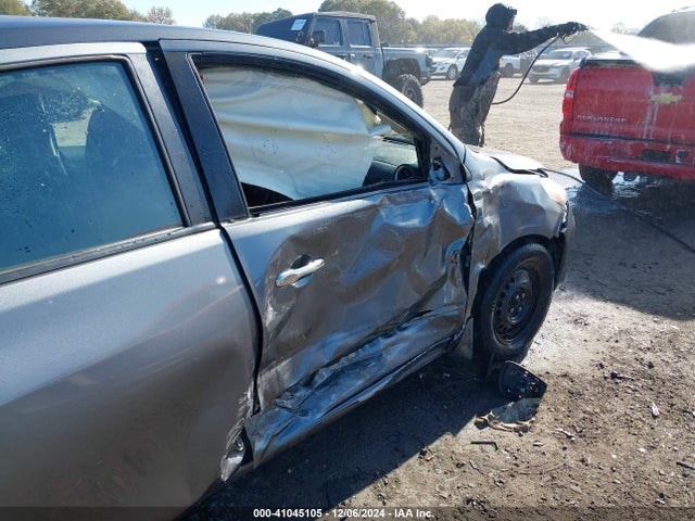 3N1CN7AP2HL905909 Nissan Versa 1.6 Sv