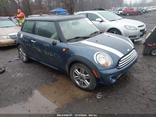 2011 MINI COOPER WMWSU3C54BT096879 Photo 0