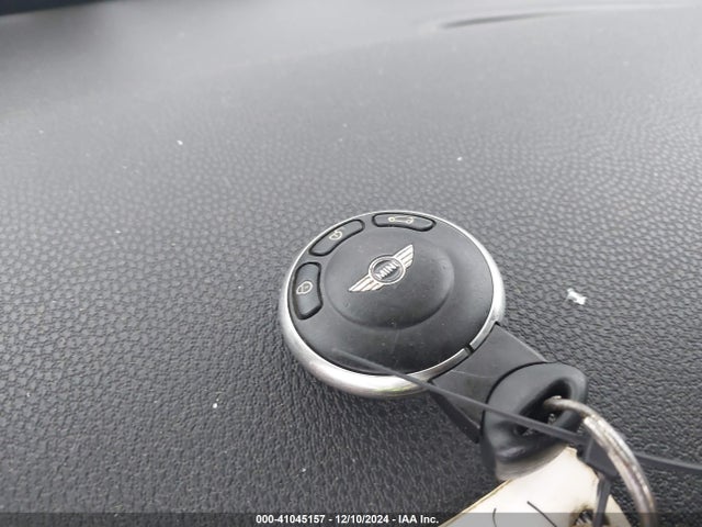 2011 MINI COOPER WMWSU3C54BT096879 Photo 10
