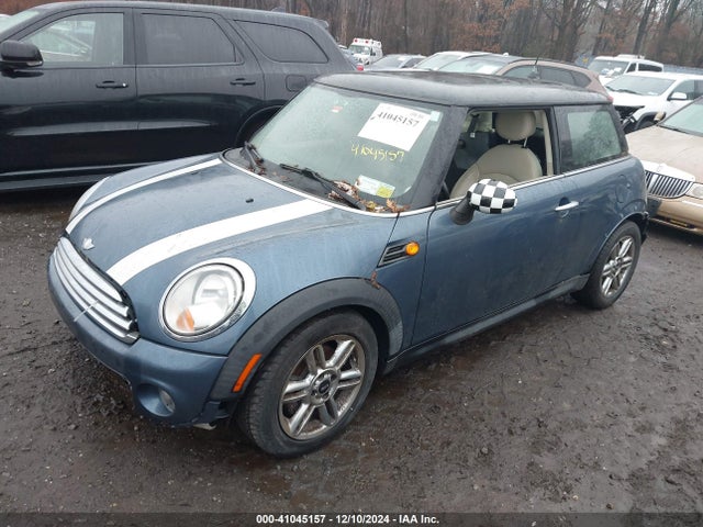2011 MINI COOPER WMWSU3C54BT096879 Photo 1