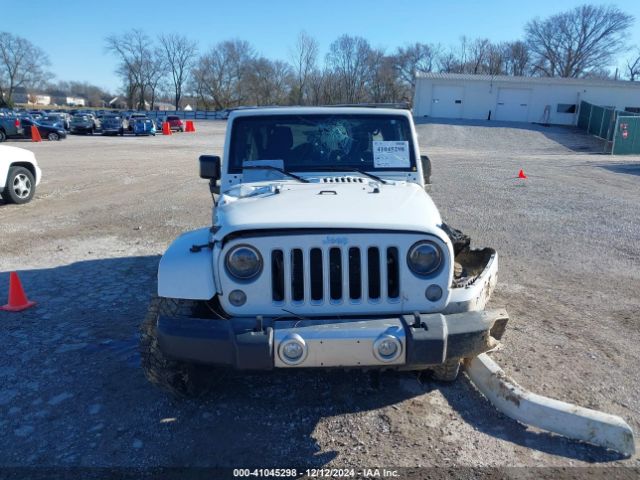 1C4BJWEG9HL679601 Jeep Wrangler Unlimited Sahara