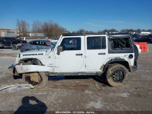 1C4BJWEG9HL679601 Jeep Wrangler Unlimited Sahara