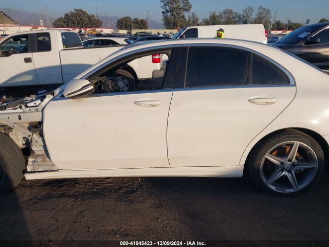 55SWF4JB4HU231432 Mercedes-Benz C 300 Luxury/sport
