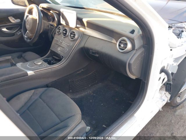 55SWF4JB4HU231432 Mercedes-Benz C 300 Luxury/sport
