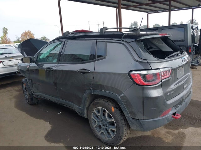 3C4NJDDB2KT849302 Jeep Compass Trailhawk 4x4