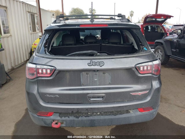 3C4NJDDB2KT849302 Jeep Compass Trailhawk 4x4