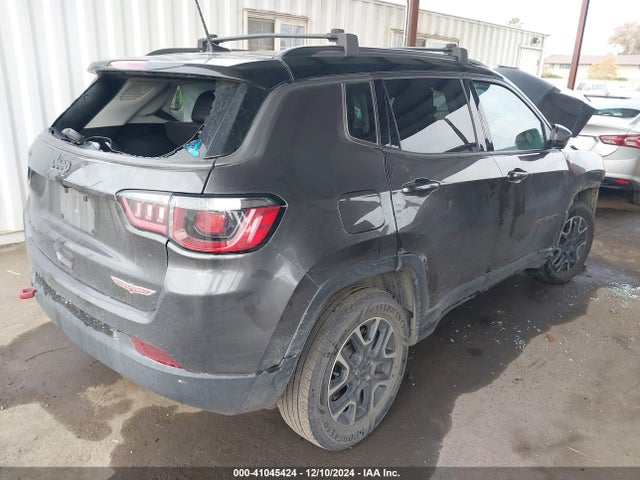 3C4NJDDB2KT849302 Jeep Compass Trailhawk 4x4