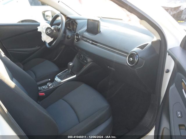 3MYDLBJV1LY702080 Toyota YARIS LE