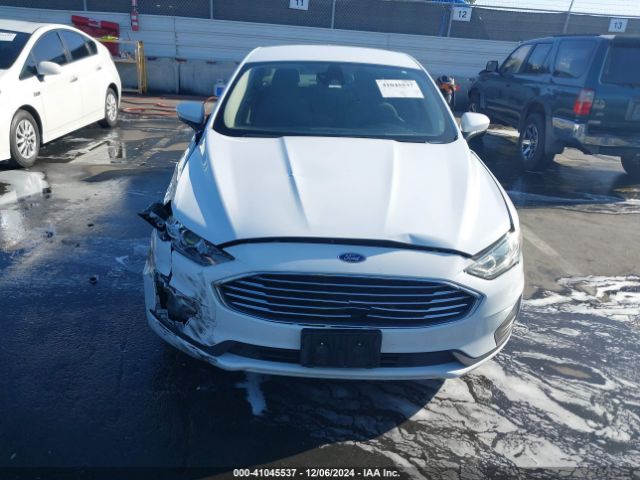3FA6P0LU6KR225682 Ford Fusion Hybrid Se