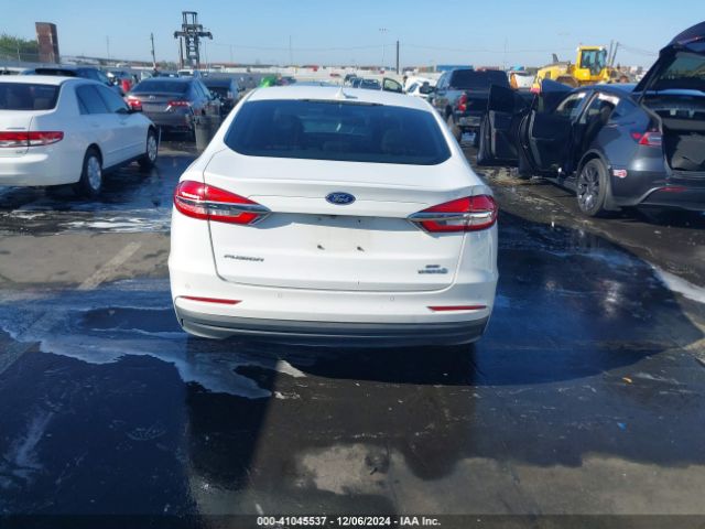 3FA6P0LU6KR225682 Ford Fusion Hybrid Se
