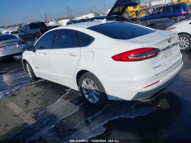 3FA6P0LU6KR225682 Ford Fusion Hybrid Se