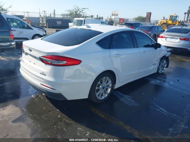 3FA6P0LU6KR225682 Ford Fusion Hybrid Se
