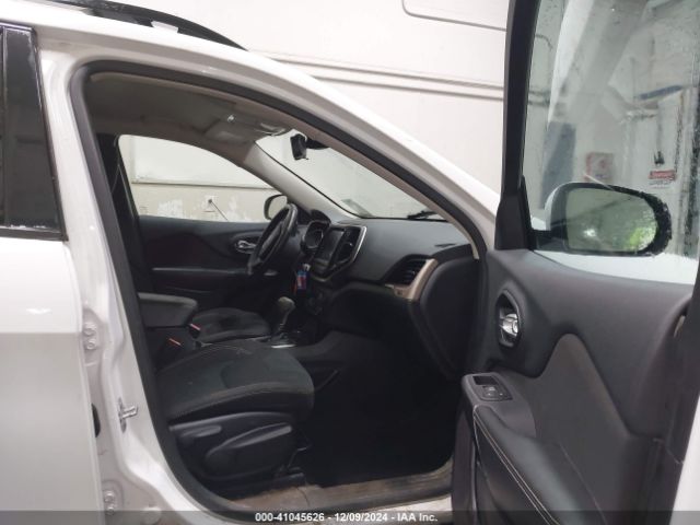 1C4PJMCB1GW181875 Jeep Cherokee Altitude