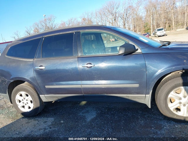 Chevrolet Traverse Ls 2015 1GNKRFKD3FJ110598 Image 12