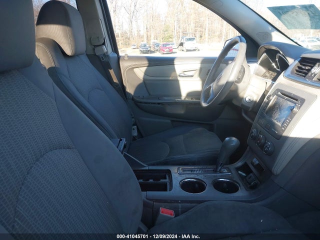 Chevrolet Traverse Ls 2015 1GNKRFKD3FJ110598 Image 14