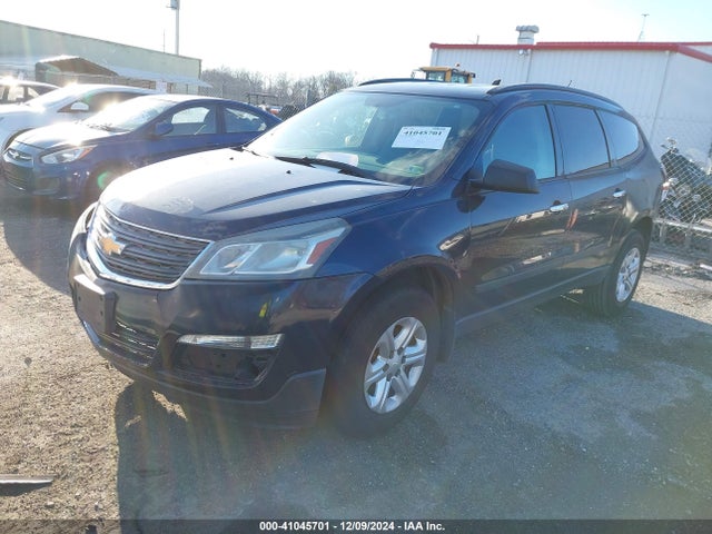 Chevrolet Traverse Ls 2015 1GNKRFKD3FJ110598 Image 2