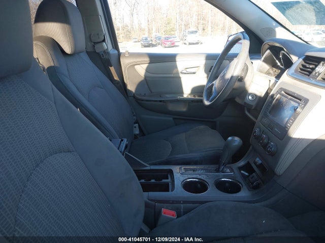Chevrolet Traverse Ls 2015 1GNKRFKD3FJ110598 Image 7