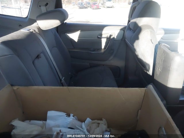 Chevrolet Traverse Ls 2015 1GNKRFKD3FJ110598 Image 8