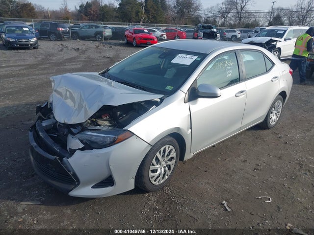 Toyota COROLLA LE 2018 2T1BURHE5JC013108 Image 2