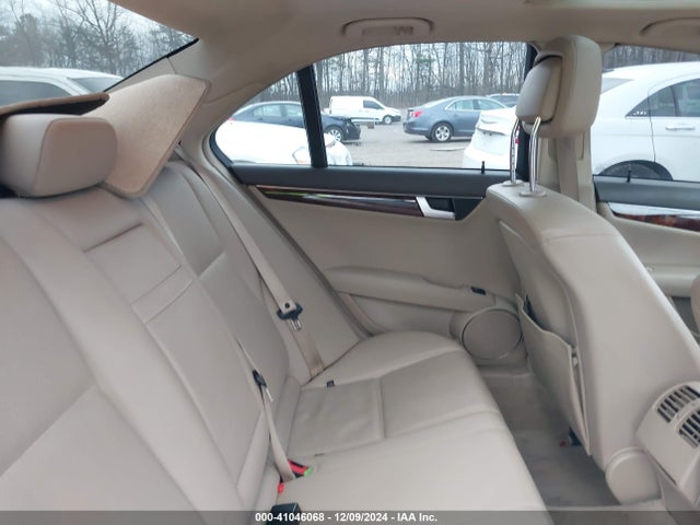 WDDGF8AB5EG186702 Mercedes-Benz C 300 Luxury 4matic/sport 4matic